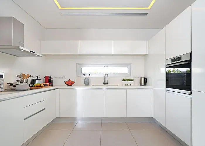 Sunrise Memory - 150m From Trinity Villa